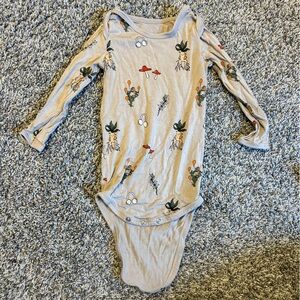 Kyte Baby long sleeve onesie. Size 18-24 months. Harry Potter/Herbology style